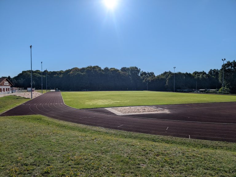 „Ruhe vor dem Sturm – Das Wilsdruffer Parkstadion kurz vor der Sanierung“